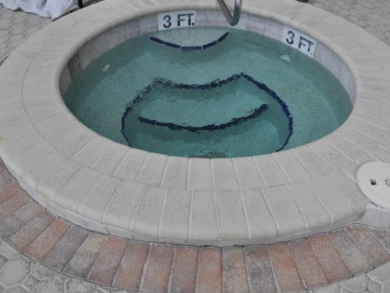Great Naples Condo One Bloc to Vanderbilt Beach